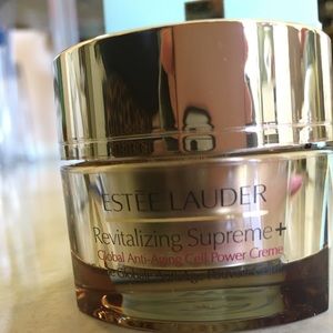 Estēe Lauder Revitalizing Supreme+ antiaging cream